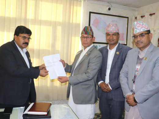 कर्णाली प्रदेश सरकारबाट बाहिरियो एमाले